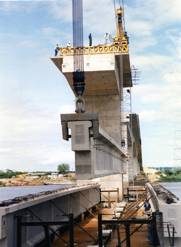 momapix_141050_pos_2