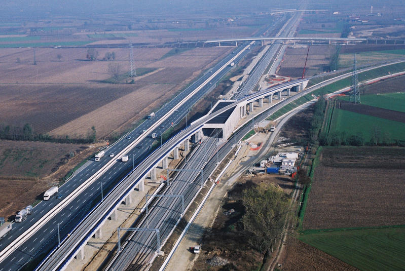 momapix_142125_pos_32