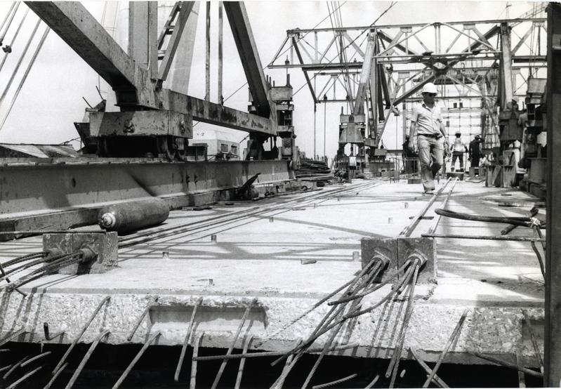 momapix_176761_pos_18