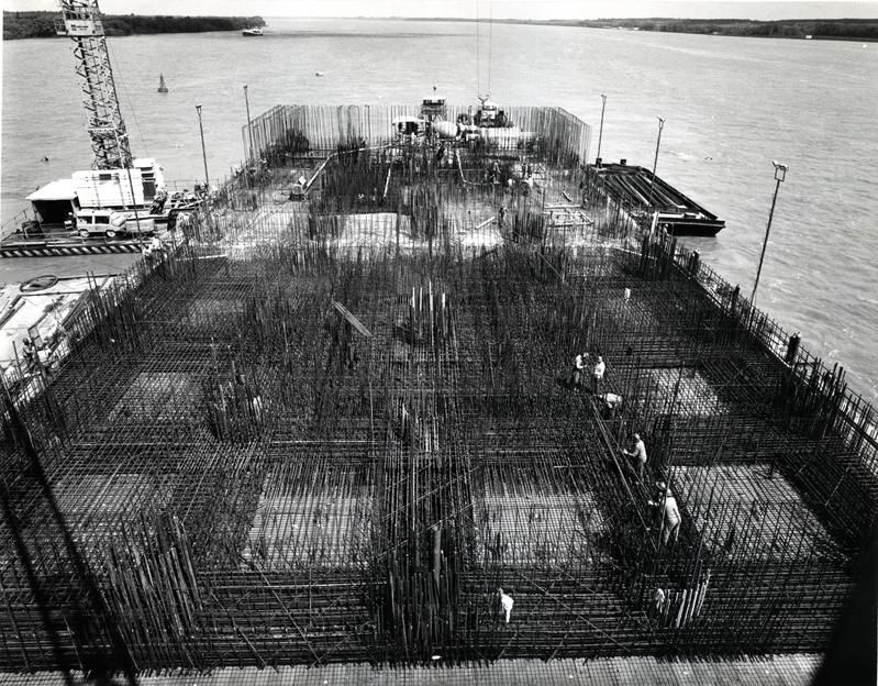 momapix_176771_pos_13