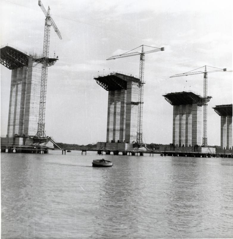 momapix_176773_pos_11