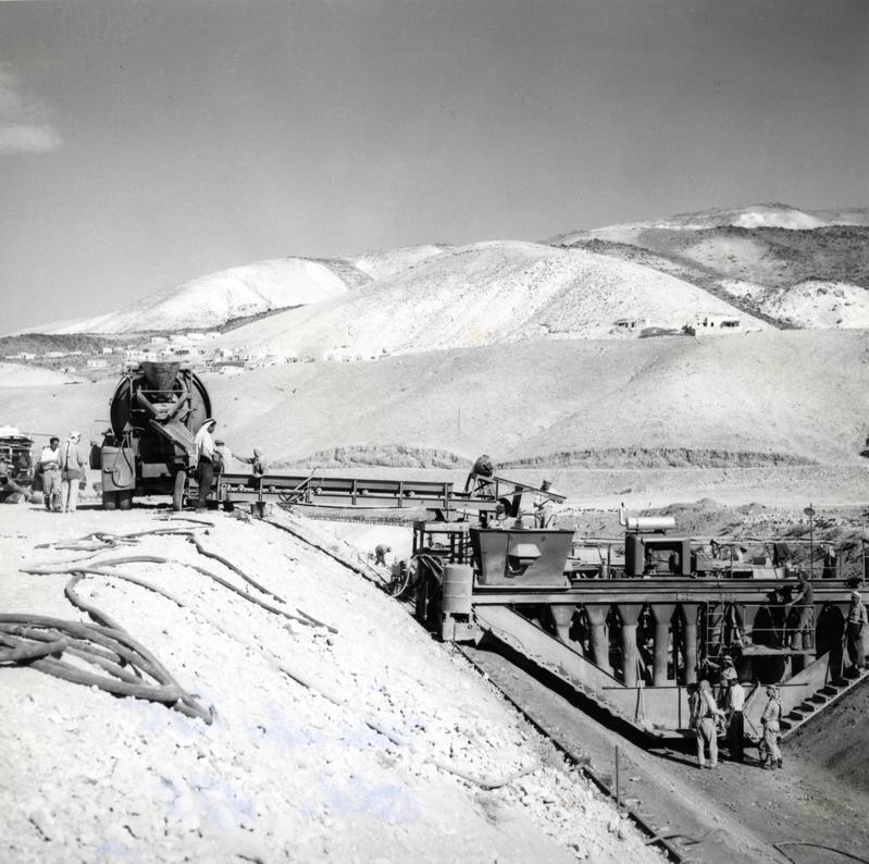 momapix_183784_pos_2