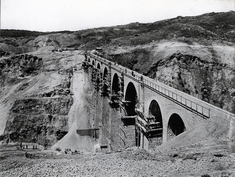 momapix_183945_pos_18