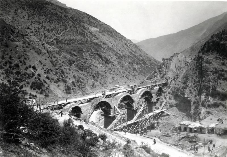 momapix_183953_pos_23