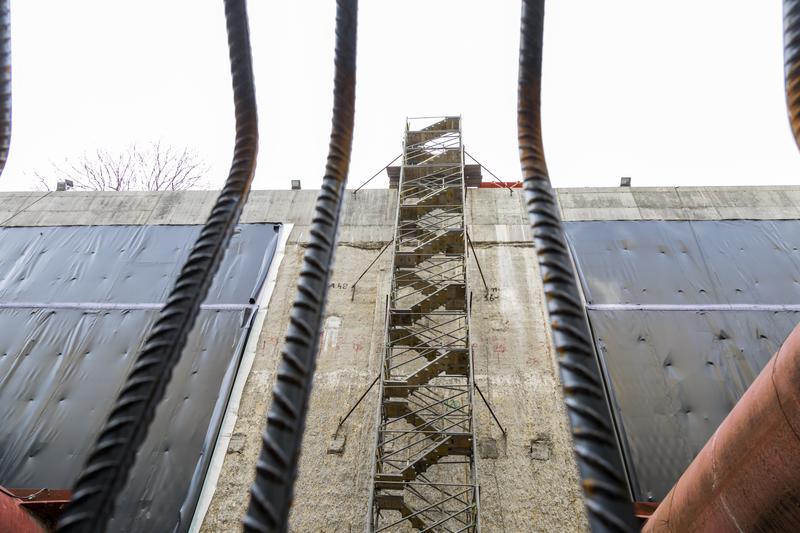 momapix_195040_pos_193