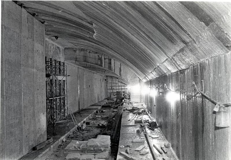 momapix_196195_pos_14