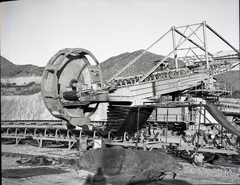 momapix_197452_pos_99