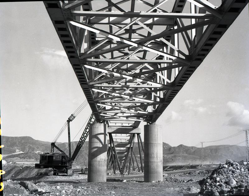 momapix_197704_pos_14