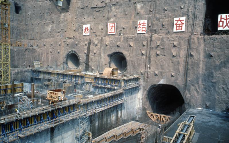 momapix_198249_pos_14