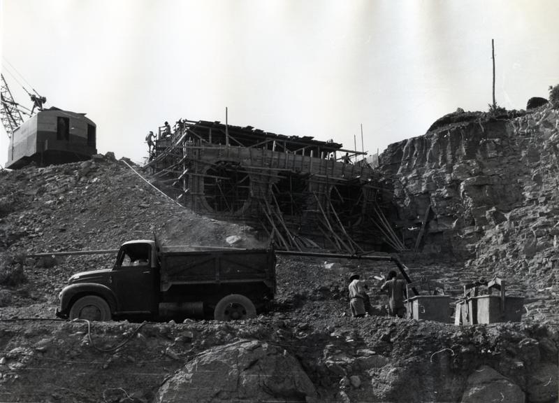 momapix_209793_pos_33