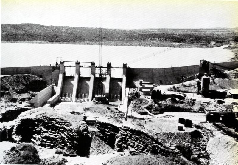 momapix_209818_pos_1