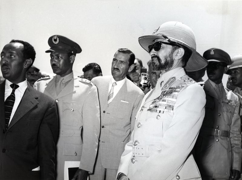 momapix_210485_pos_16