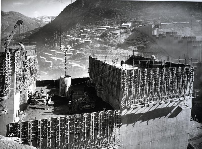 momapix_214090_pos_47