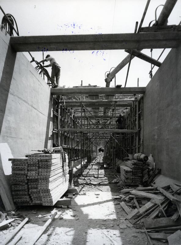 momapix_215295_pos_24