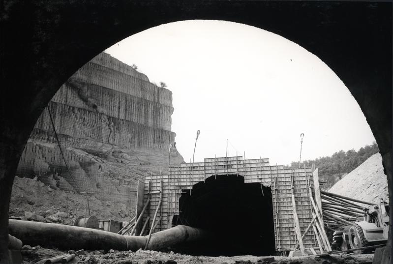 momapix_217400_pos_104