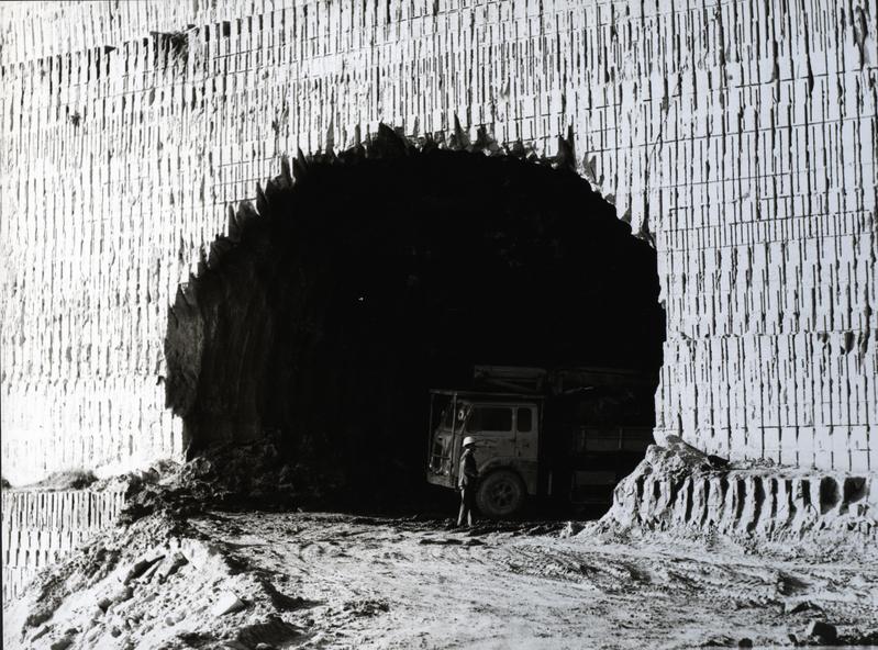 momapix_217403_pos_105