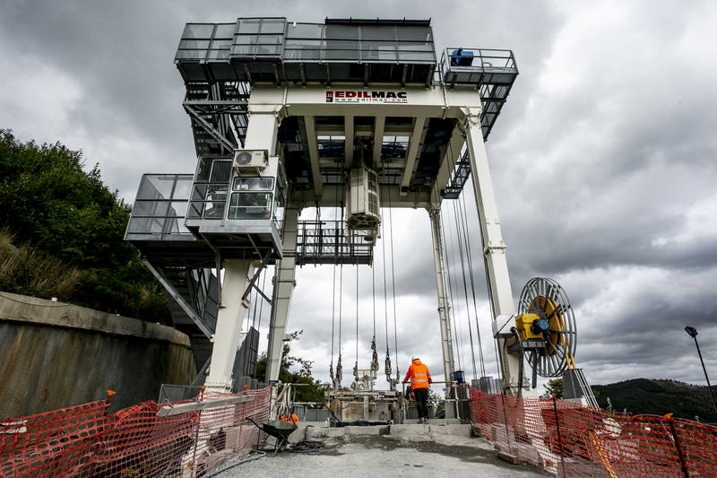 momapix_228061_pos_1