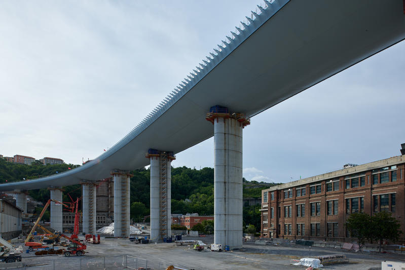 momapix_238212_pos_12