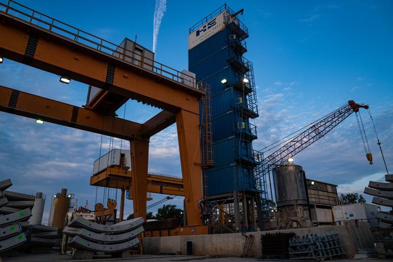 momapix_242004_pos_12