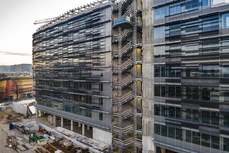 momapix_242073_pos_70