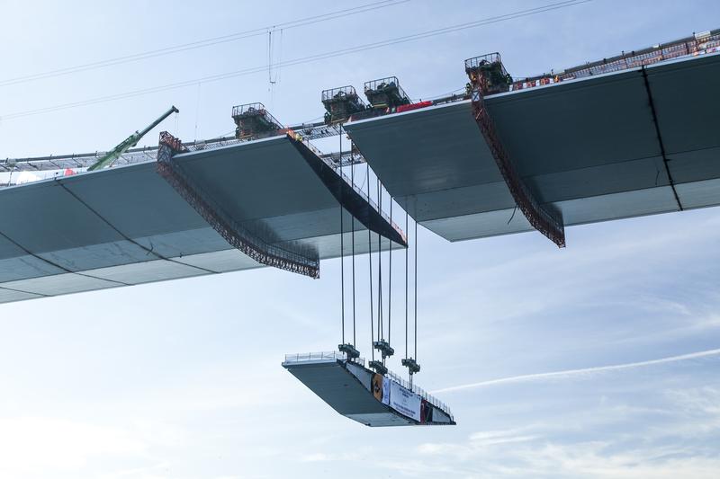 momapix_332039_pos_47