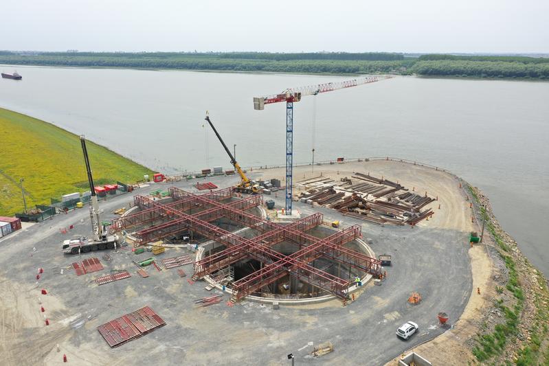 momapix_335281_pos_51