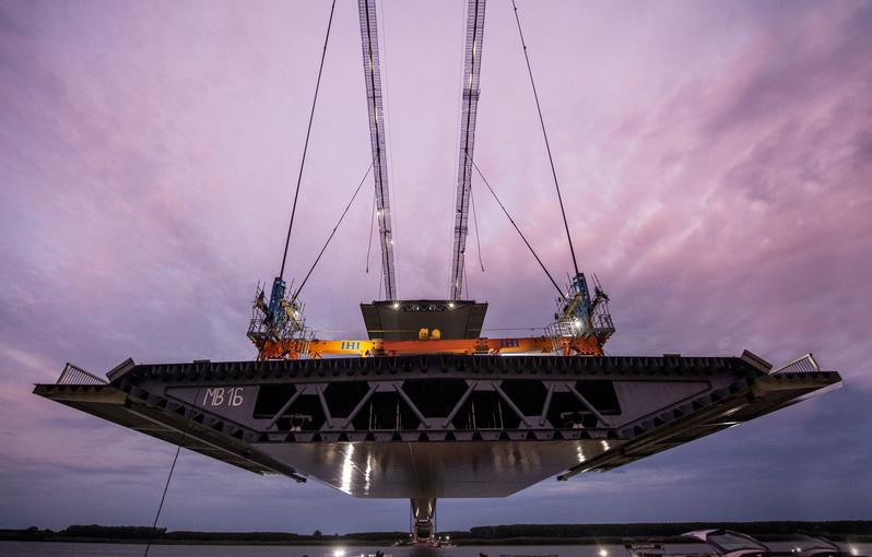 momapix_354234_pos_15