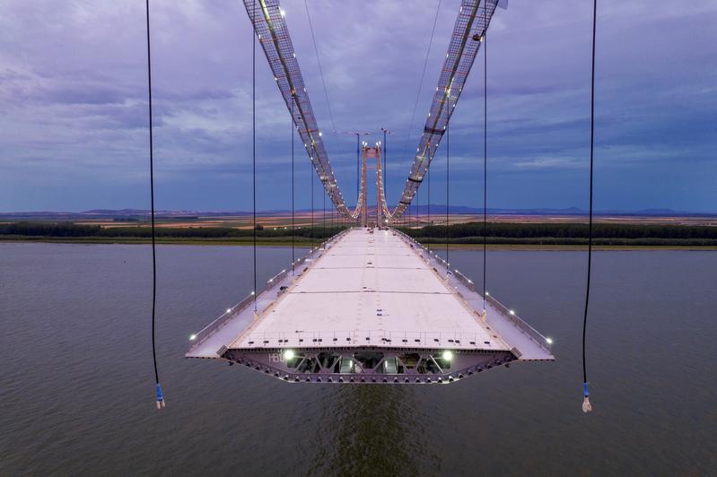 momapix_354242_pos_13