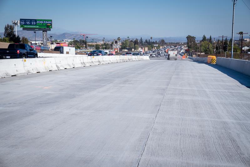 momapix_354642_pos_4