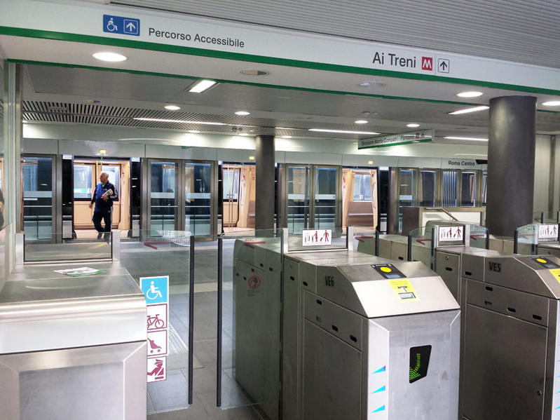 momapix_379017_pos_18