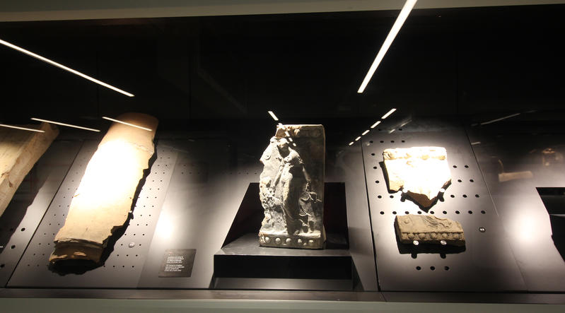 momapix_379054_pos_31