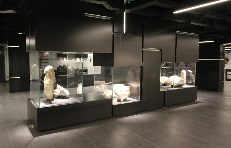 momapix_379055_pos_35