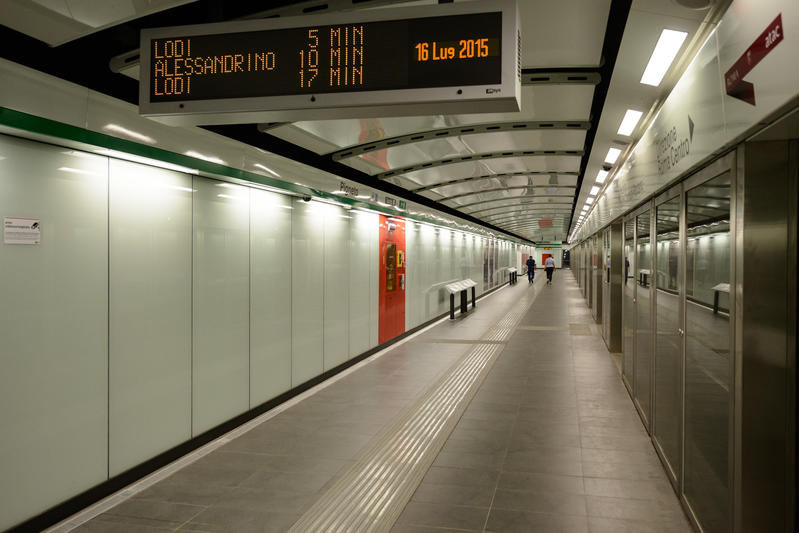 momapix_379100_pos_16