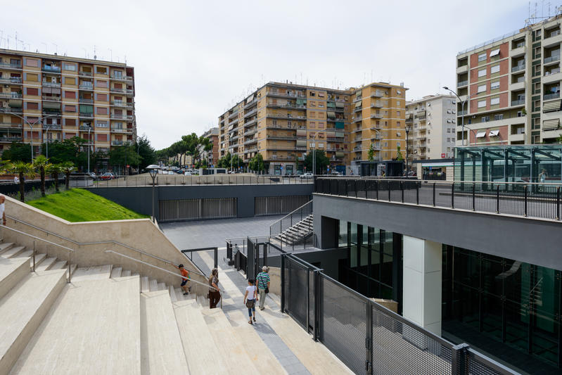 momapix_379125_pos_32