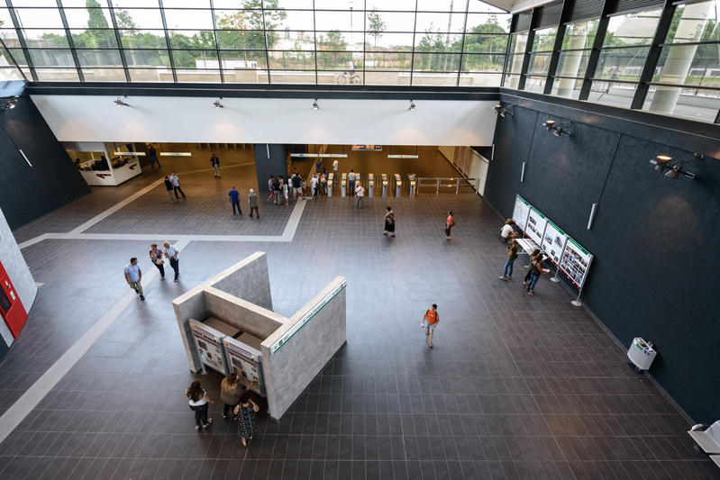 momapix_379132_pos_26