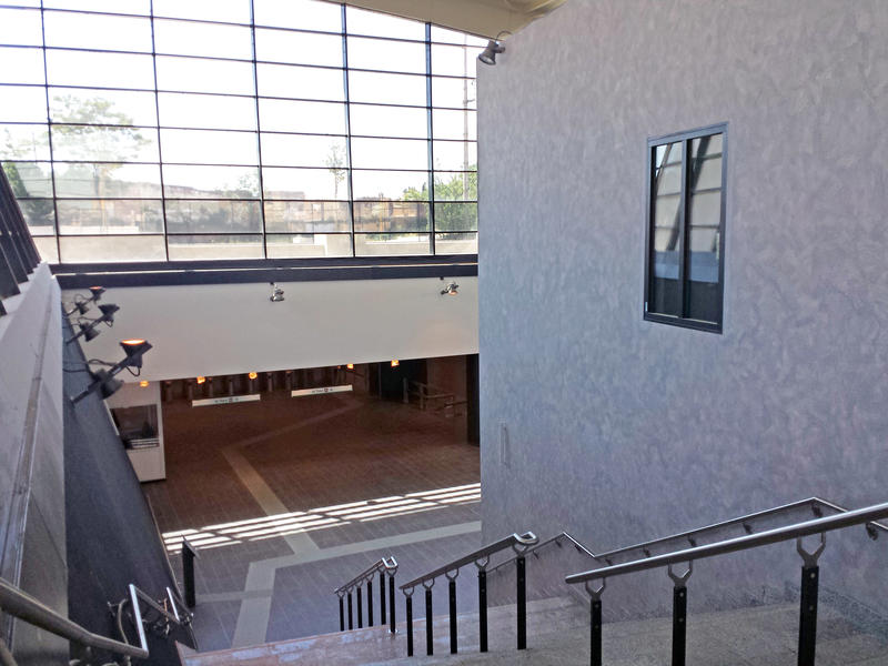 momapix_379139_pos_2