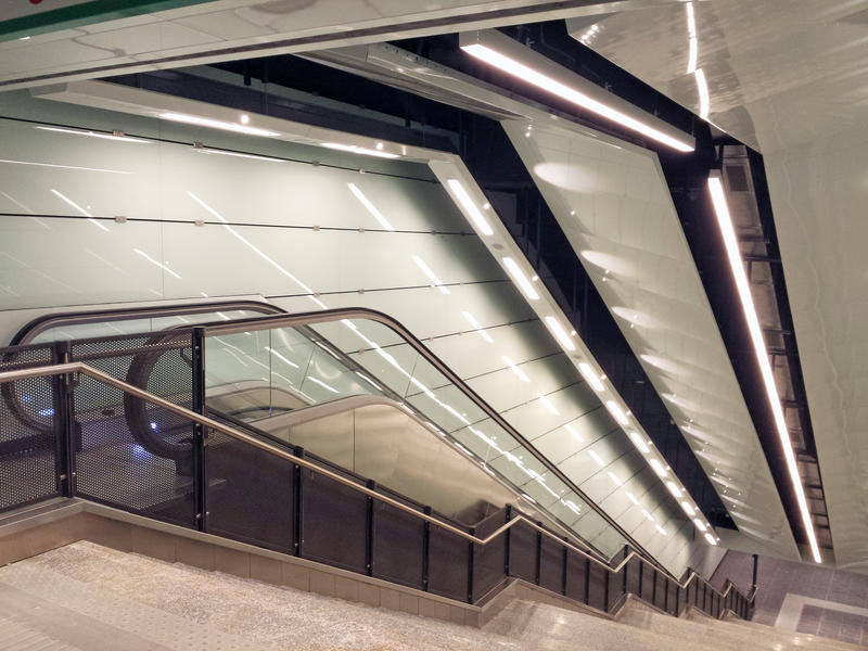 momapix_379147_pos_5