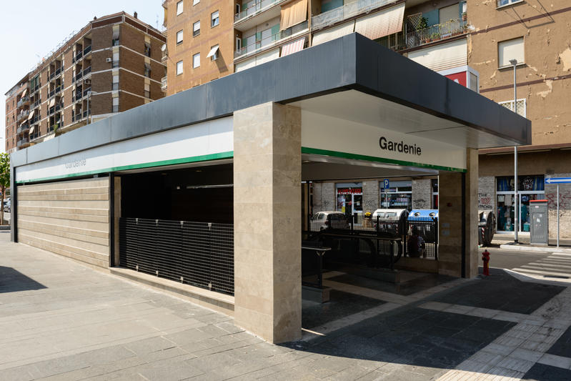 momapix_379160_pos_9