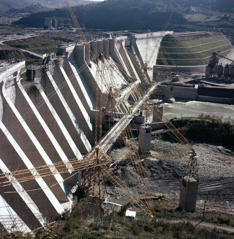 momapix_385323_pos_24