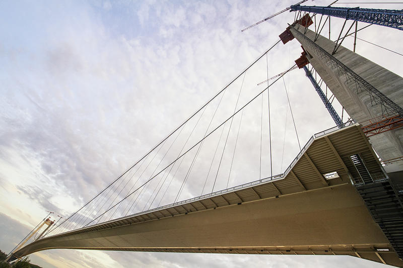 momapix_403002_pos_87