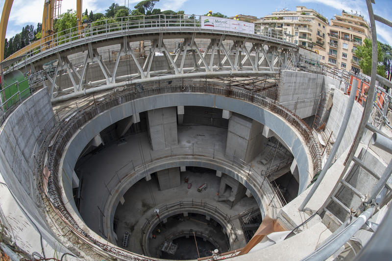 momapix_403345_pos_18