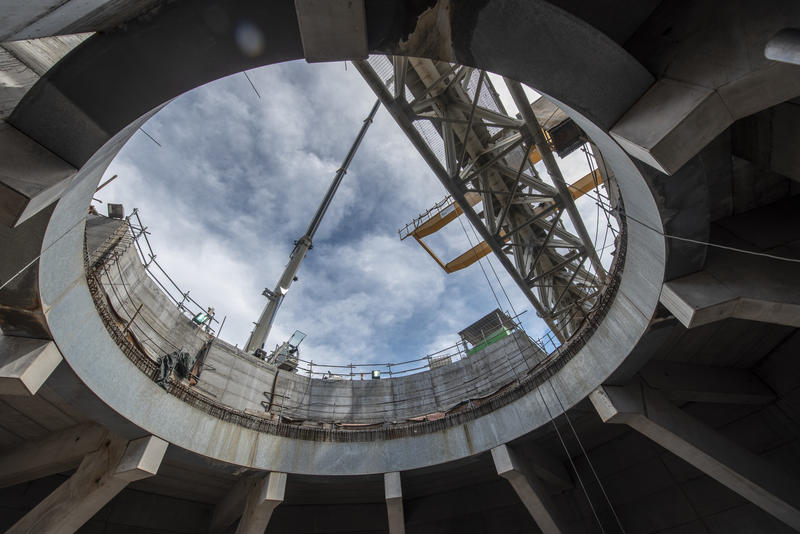 momapix_403359_pos_16