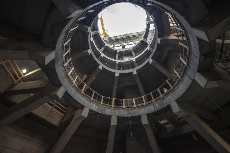 momapix_403372_pos_13