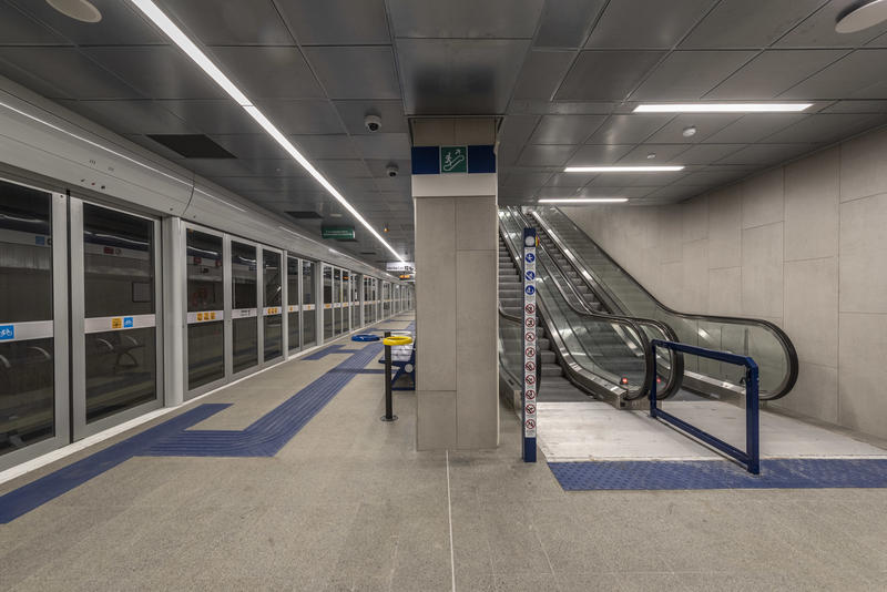 momapix_404116_pos_117