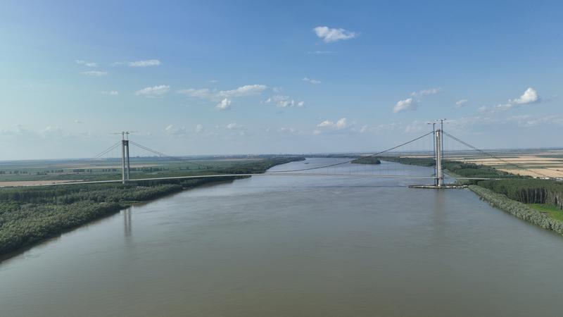 momapix_404637_pos_5