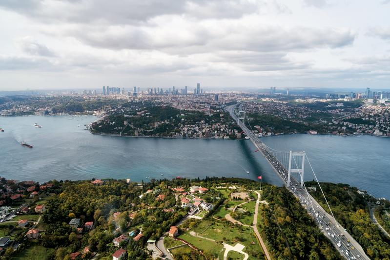 momapix_407812_pos_0