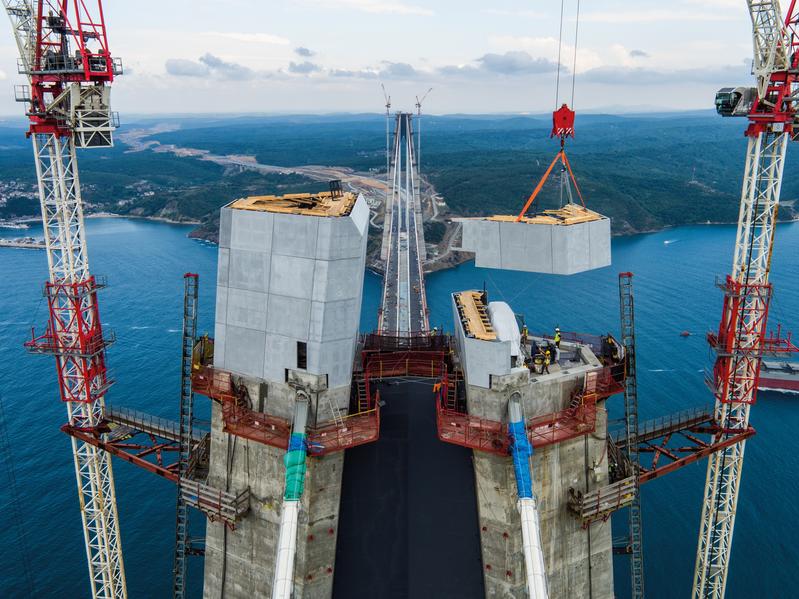 momapix_407826_pos_44