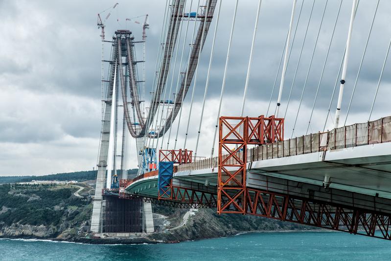 momapix_407837_pos_77