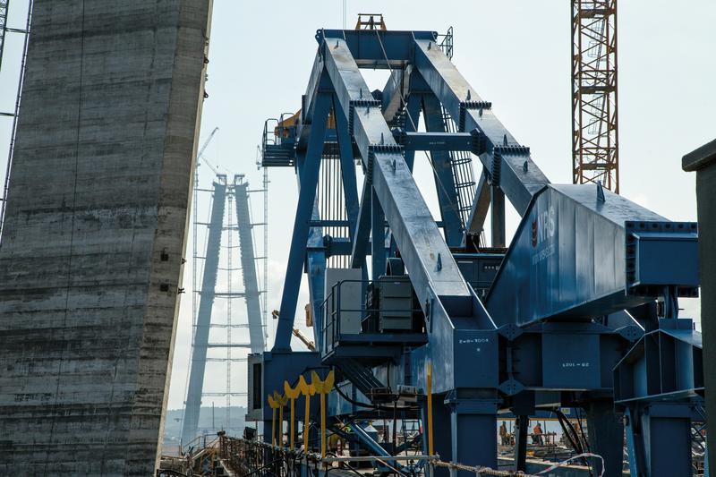 momapix_407856_pos_102