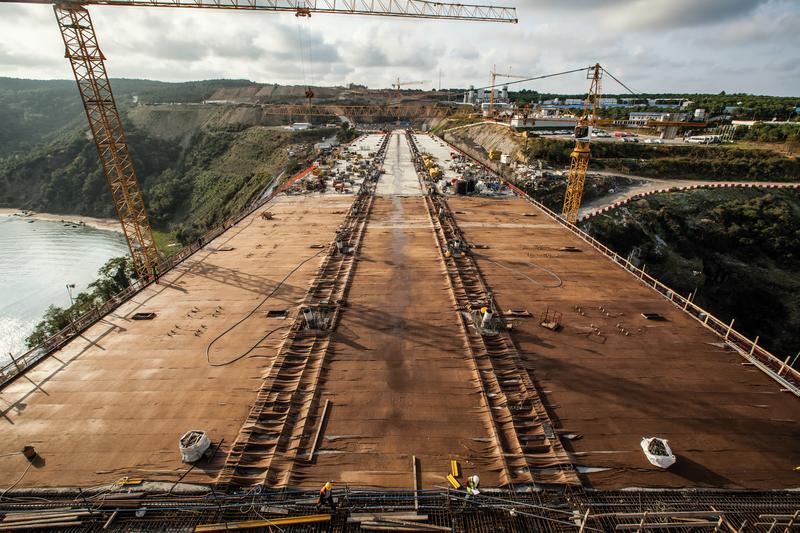 momapix_407877_pos_110